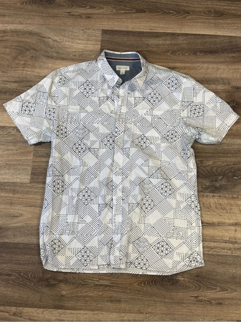 Sun + Stone Geometric Print Button Down Shirt Men’s Large